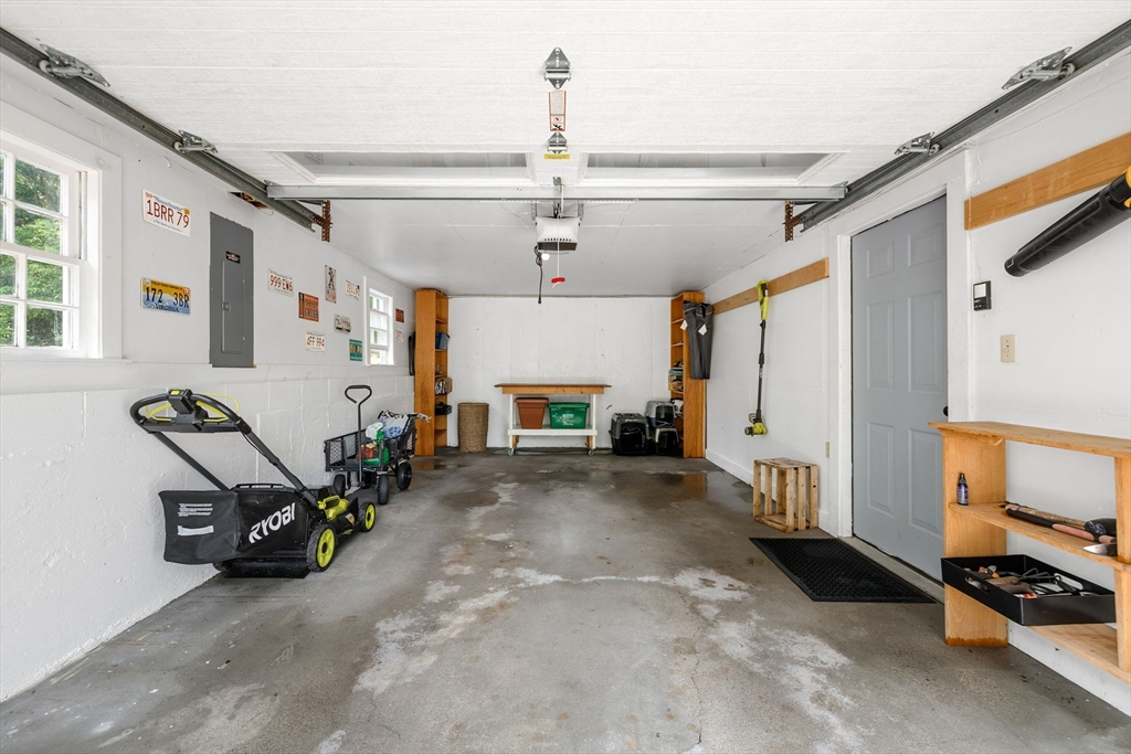 6 Paddock Drive