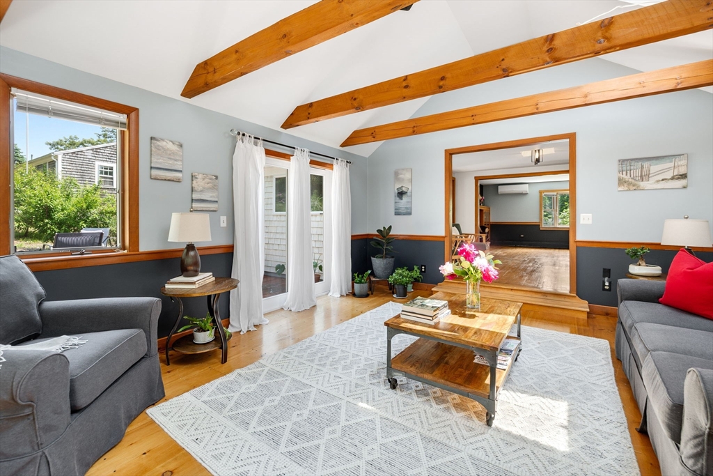 6 Paddock Drive