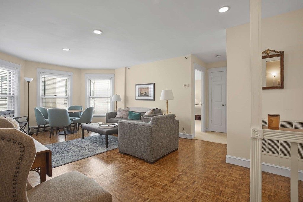 416 Commonwealth Ave # 606