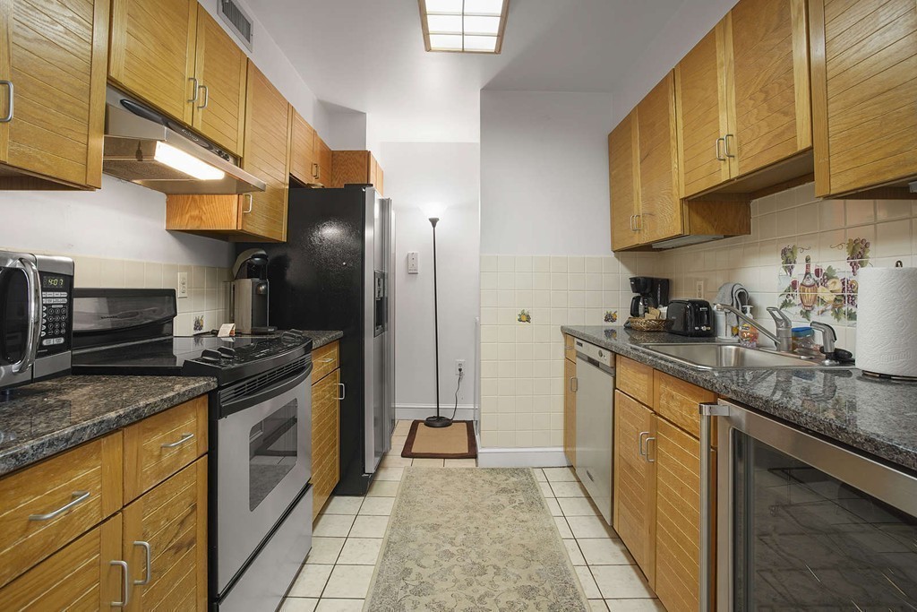 416 Commonwealth Ave # 606