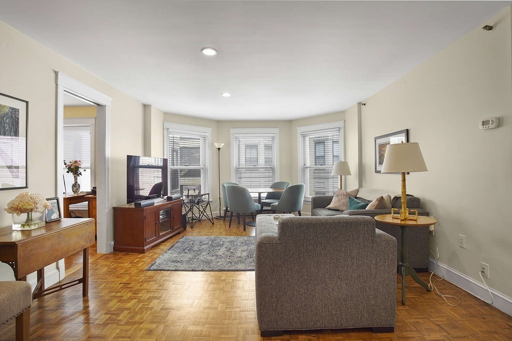 416 Commonwealth Ave # 606