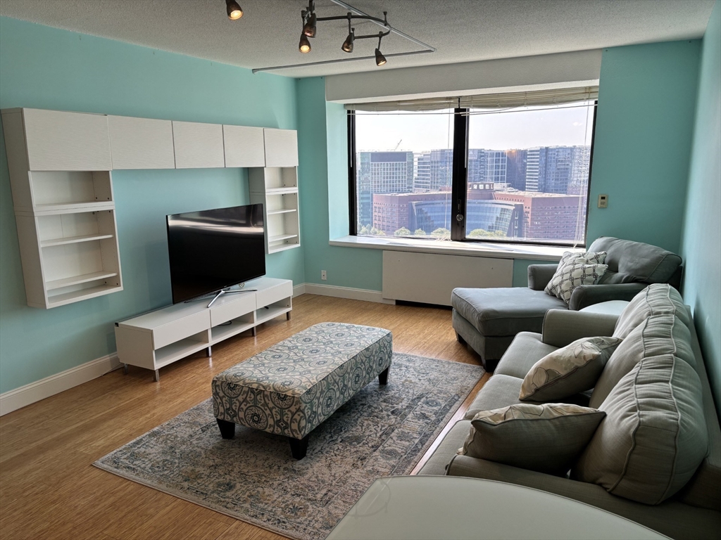 85 East India Row # 25D