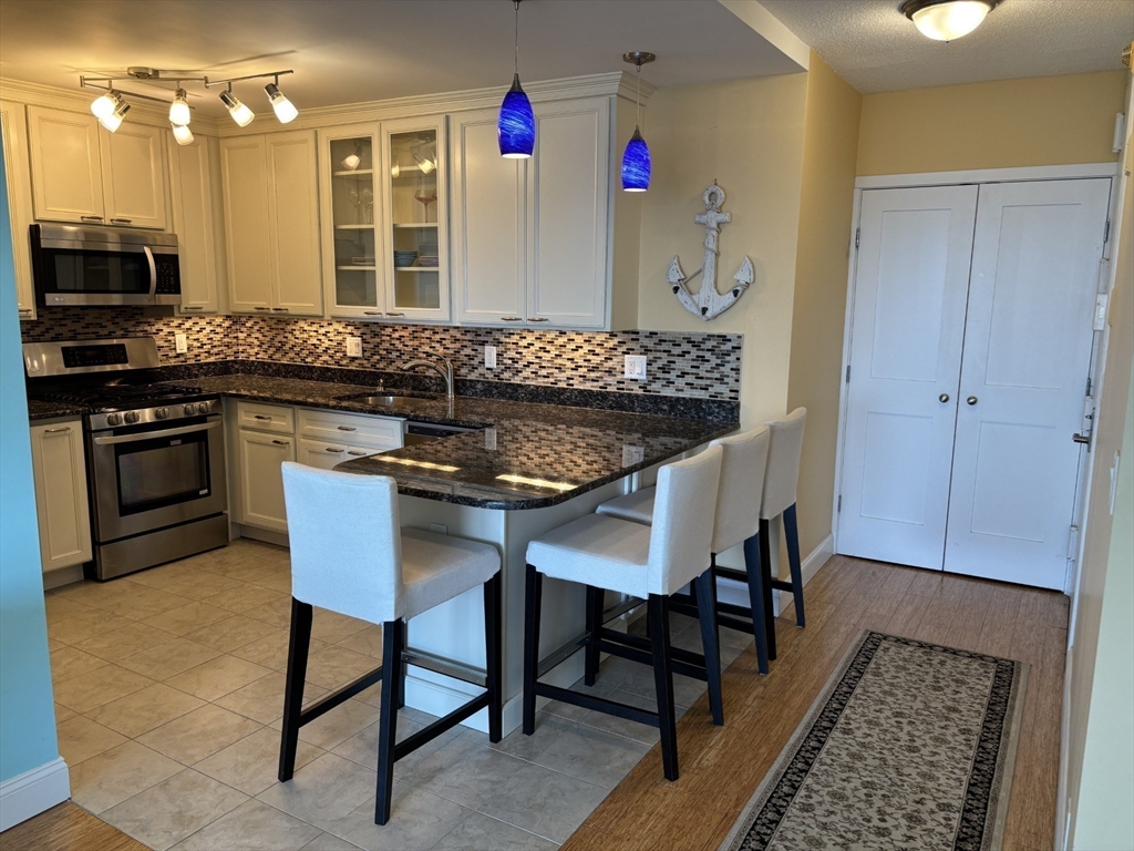 85 East India Row # 25D