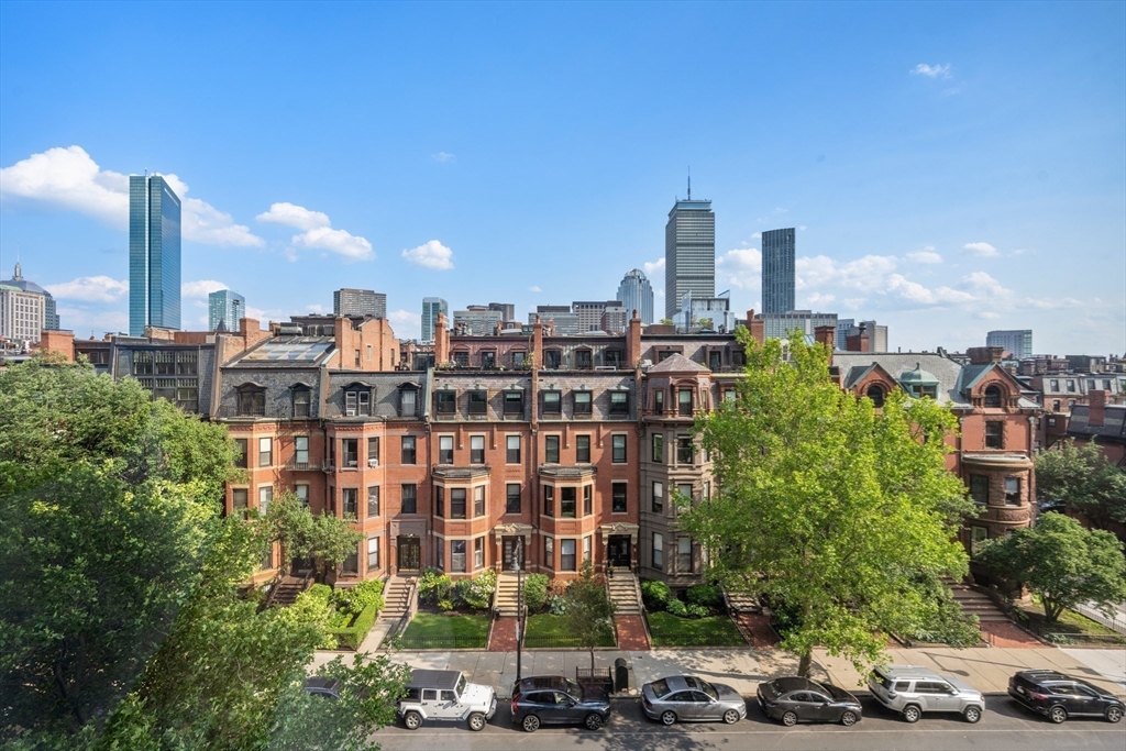 330 Beacon Unit: 65/66