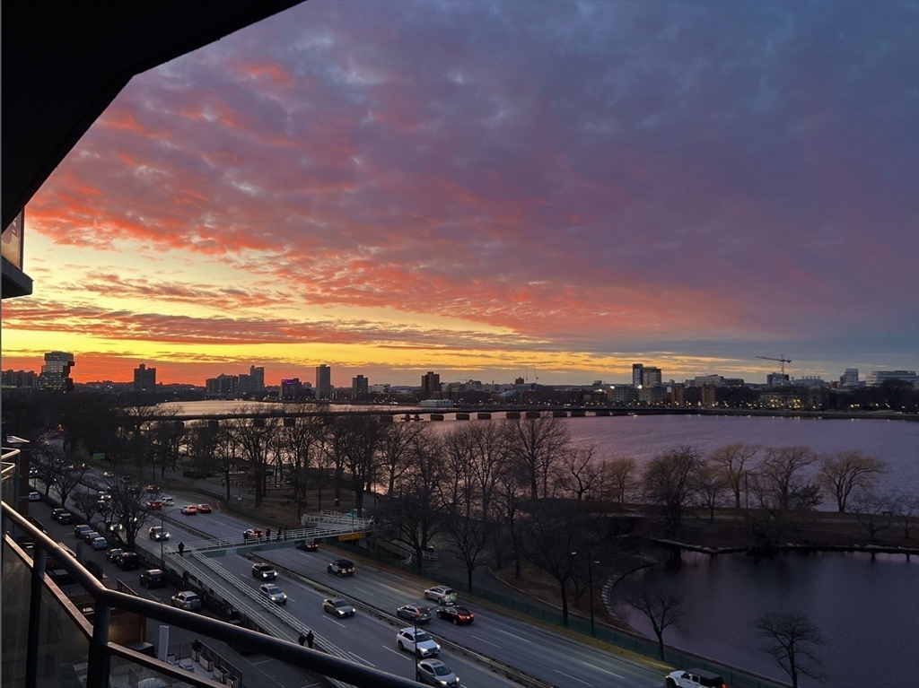 330 Beacon Unit: 65/66