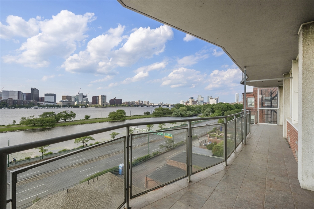 330 Beacon Unit: 65/66