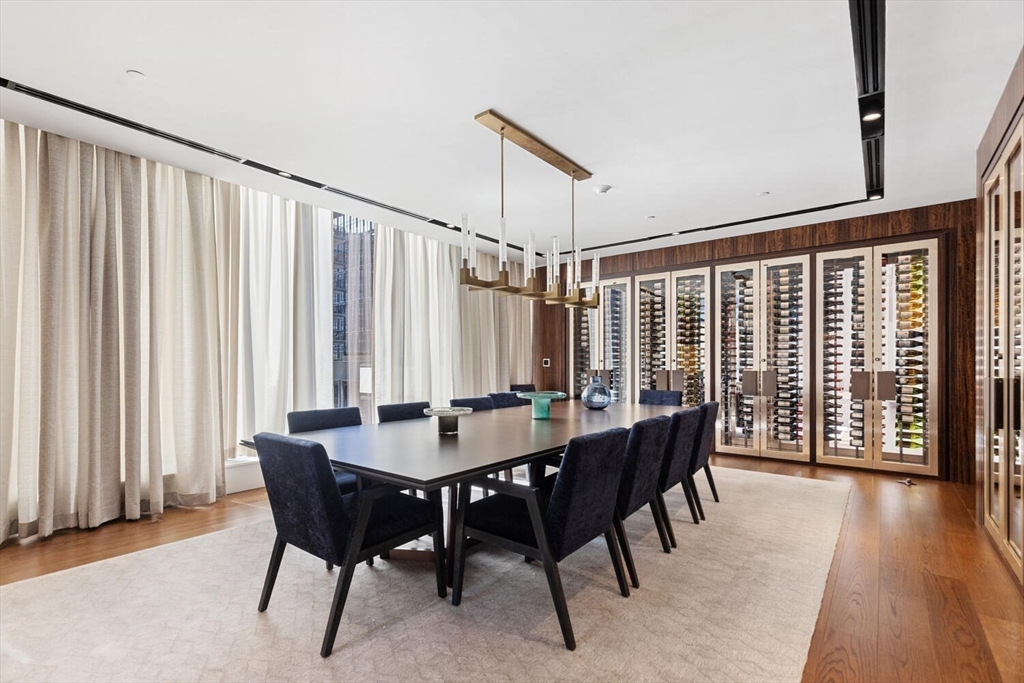 135 Seaport Blvd # 1901