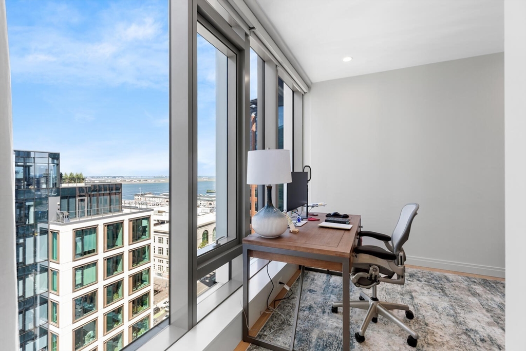 135 Seaport Blvd # 1901