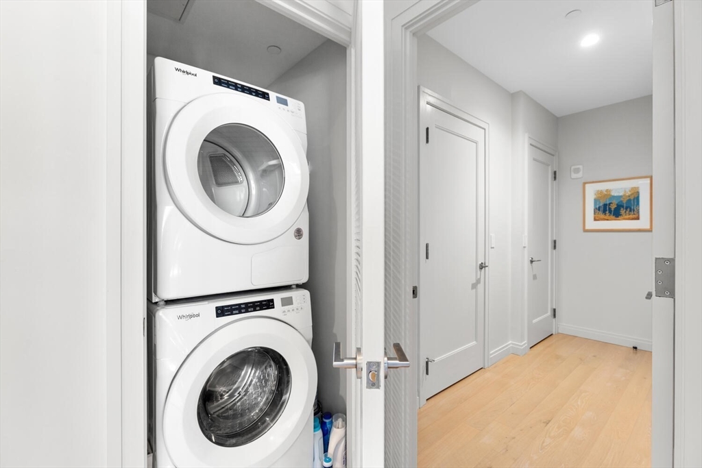 135 Seaport Blvd # 1901