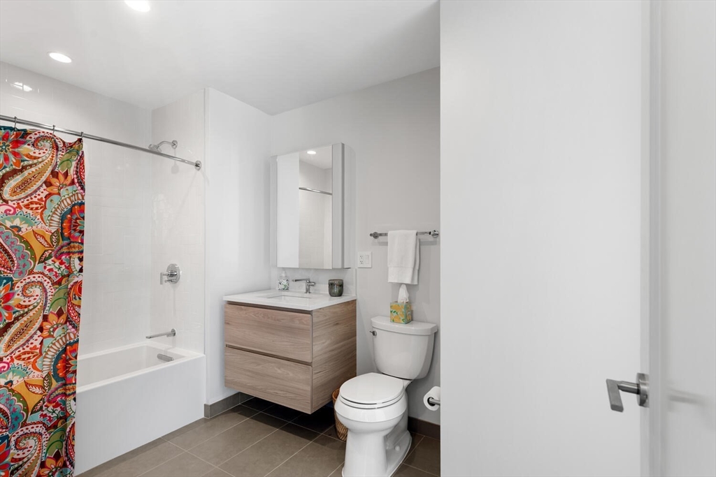 135 Seaport Blvd # 1901