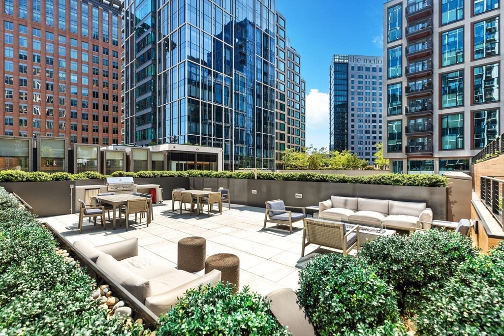135 Seaport Blvd # 1901