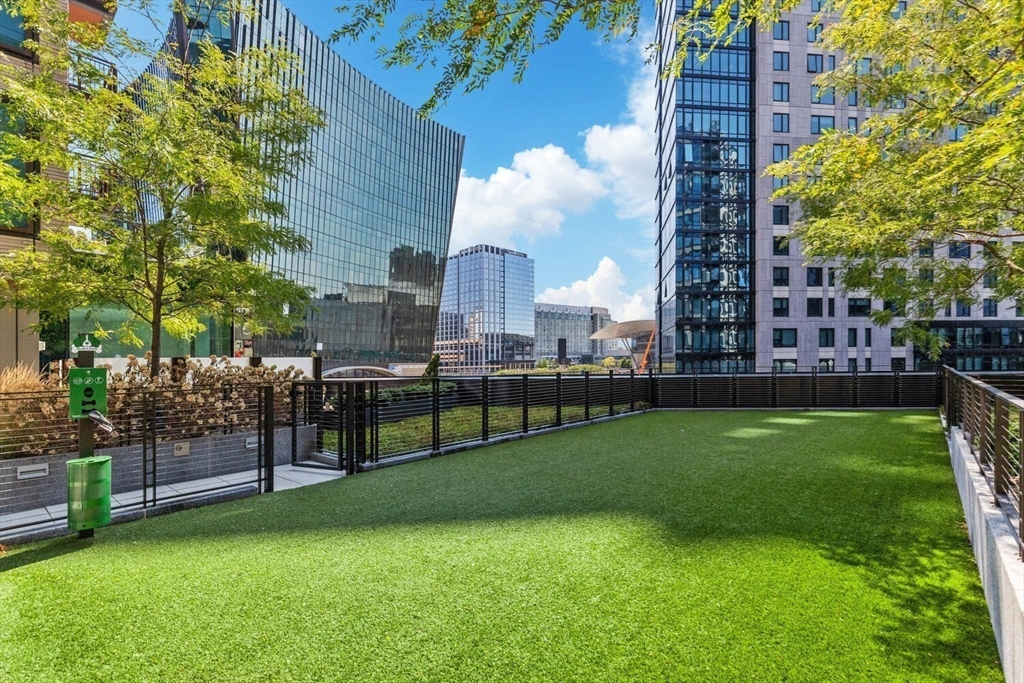 135 Seaport Blvd # 1901