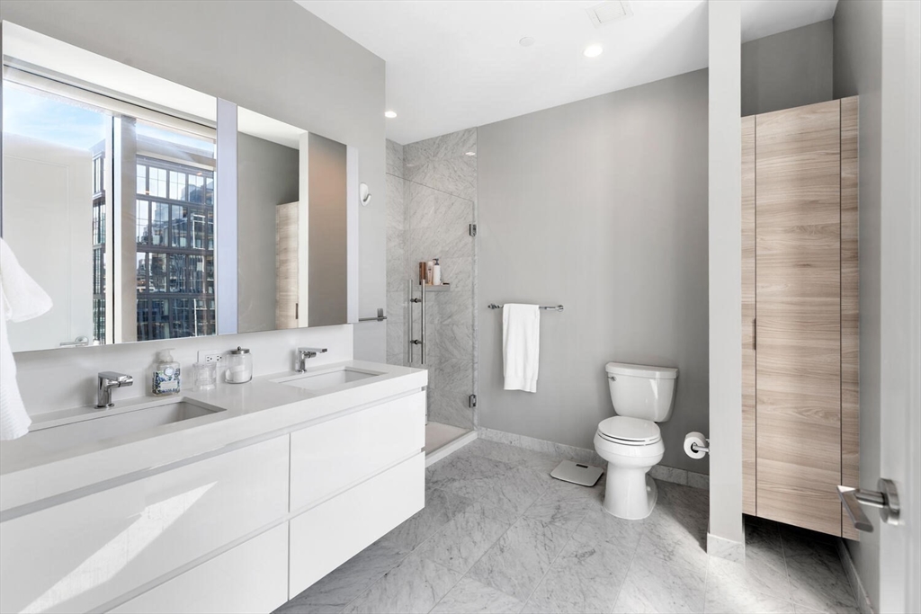 135 Seaport Blvd # 1901