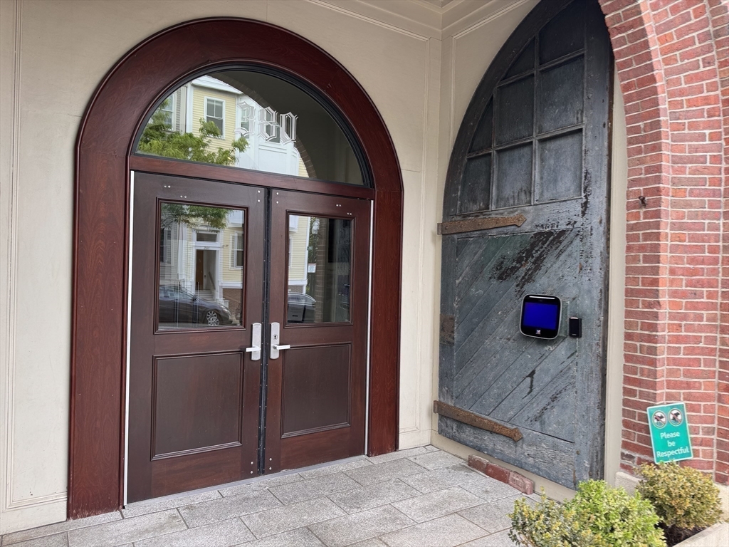 374-398 Bunker Hill # 306