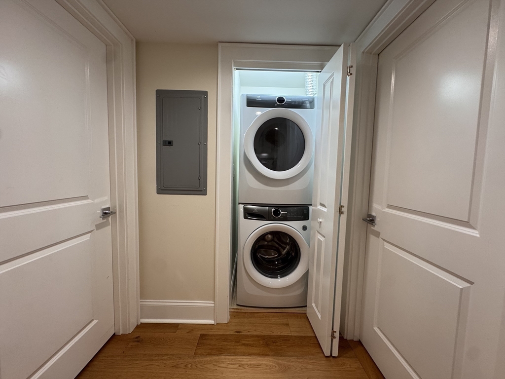 374-398 Bunker Hill # 306