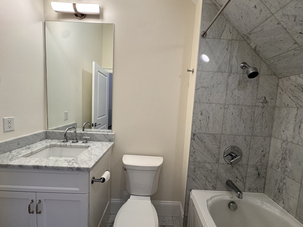 374-398 Bunker Hill # 306