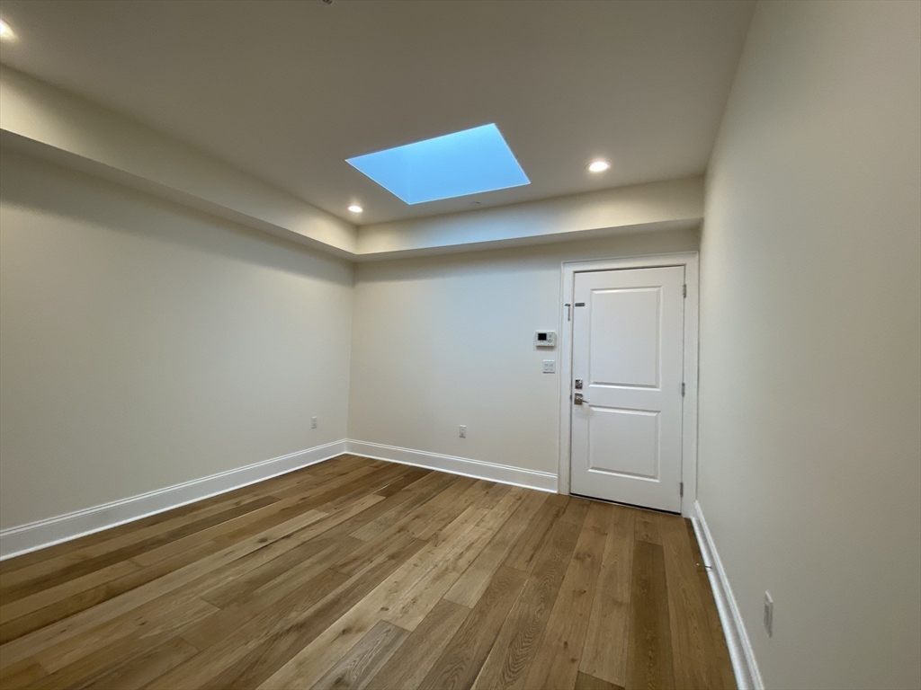 374-398 Bunker Hill # 306