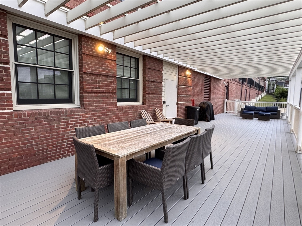 374-398 Bunker Hill # 306