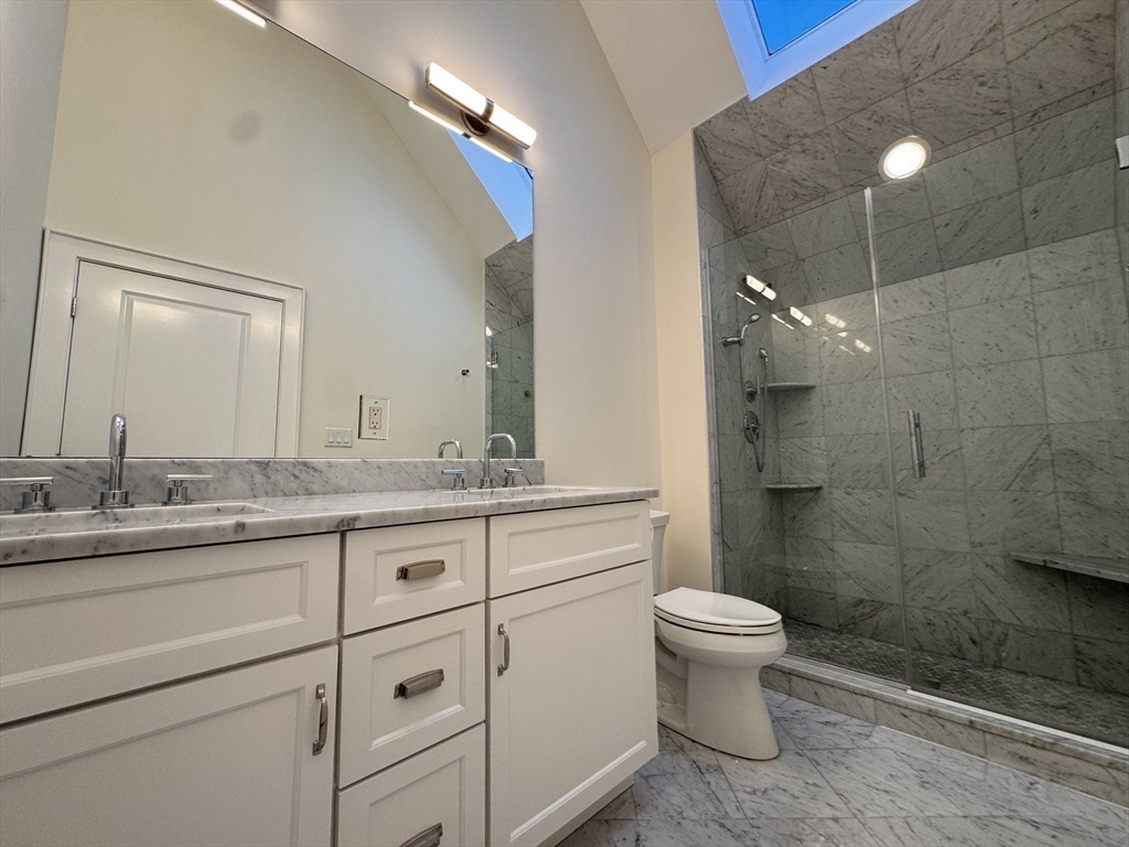 374-398 Bunker Hill # 306