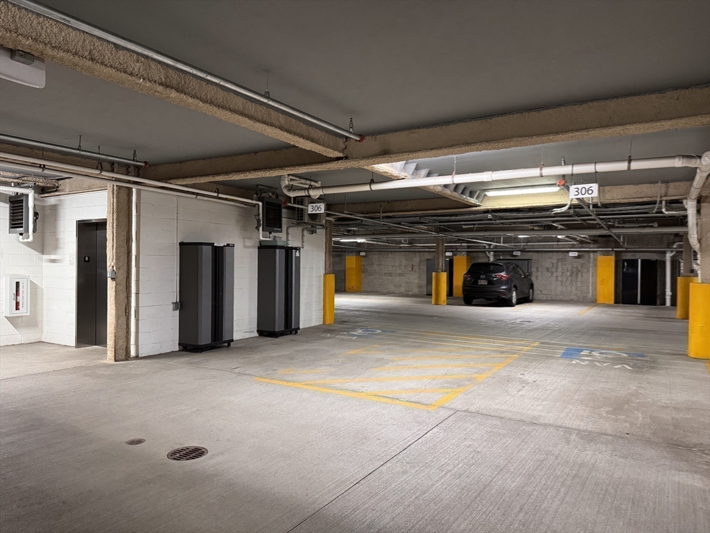 374-398 Bunker Hill # 306