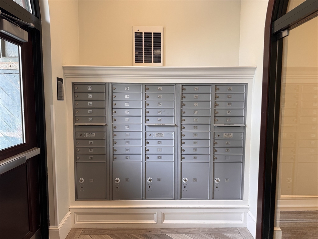 374-398 Bunker Hill # 306