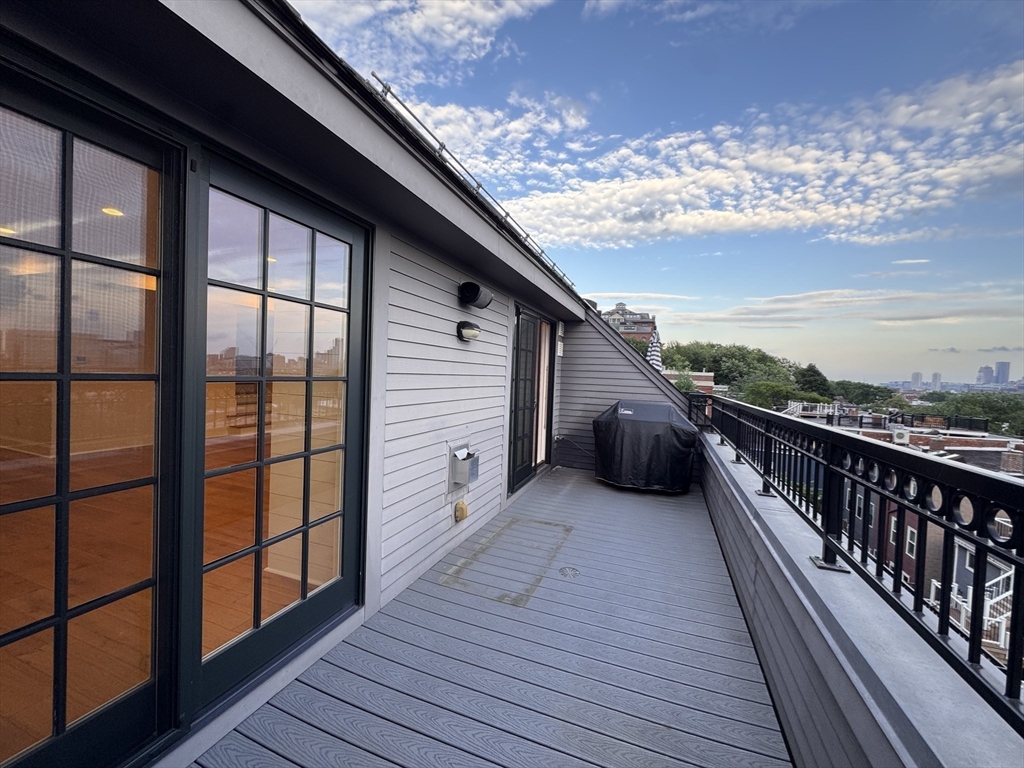 374-398 Bunker Hill # 306