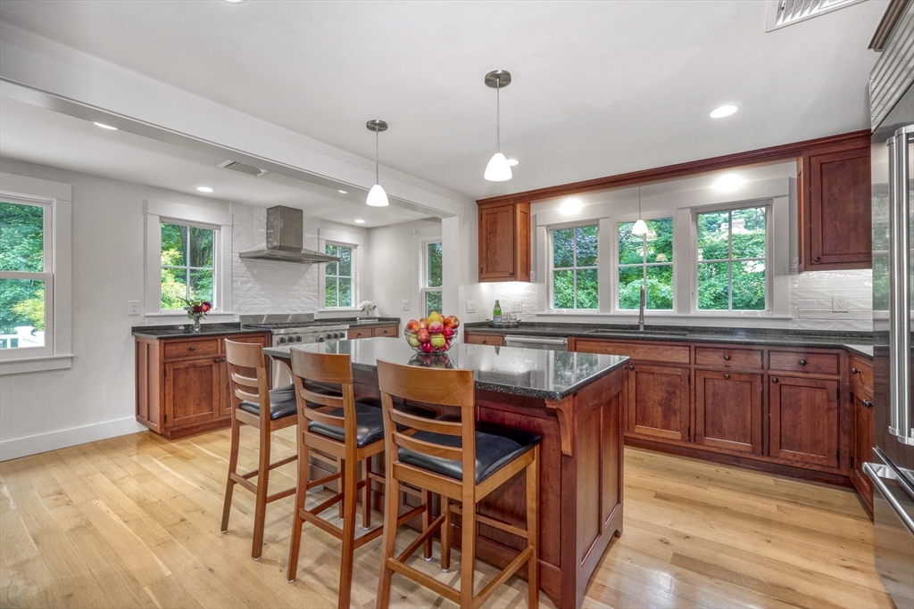 17 Longmeadow Road