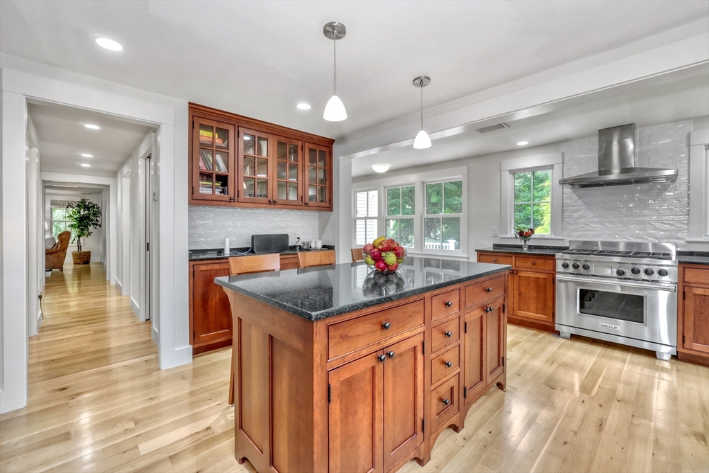 17 Longmeadow Road