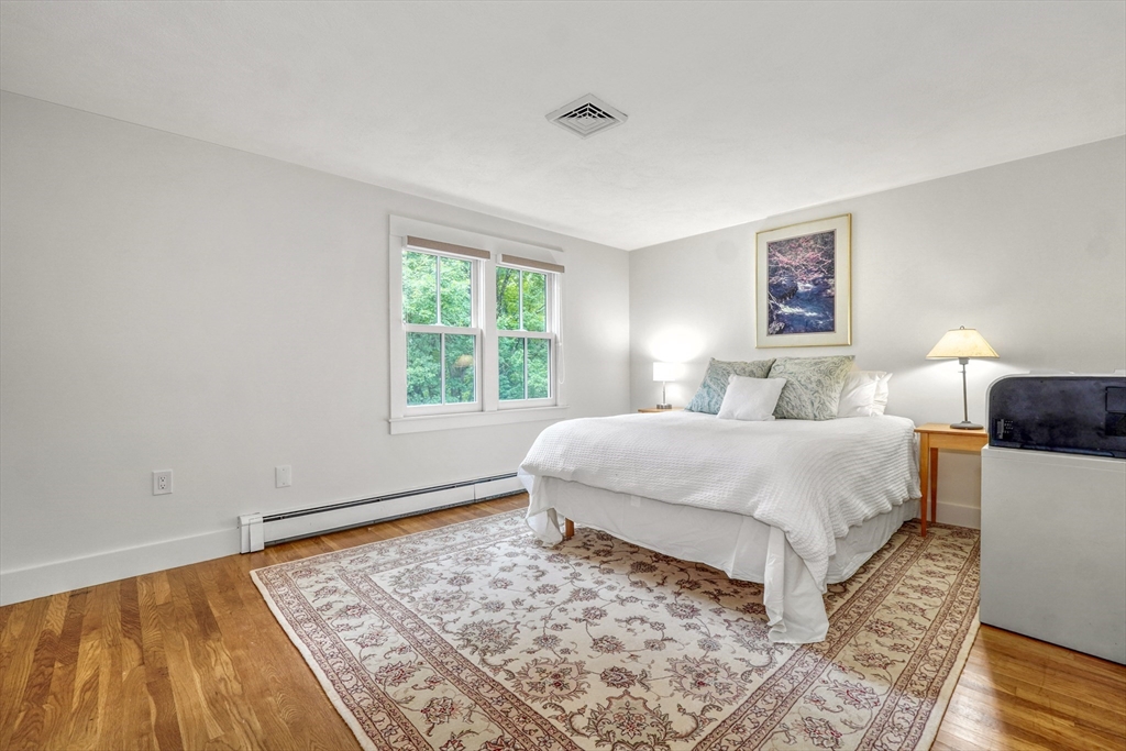 17 Longmeadow Road
