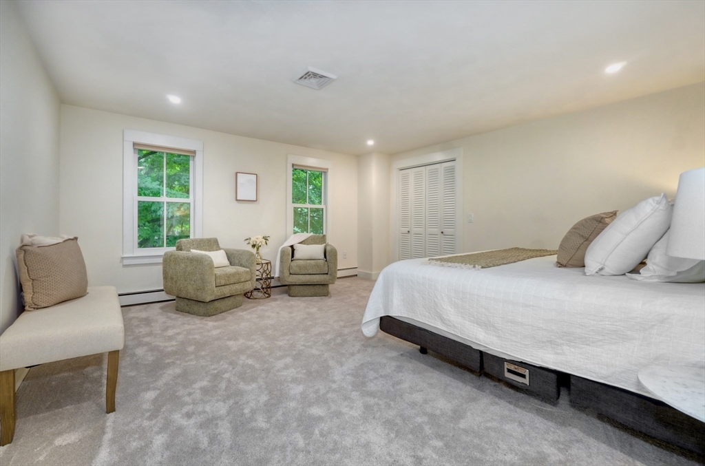 17 Longmeadow Road