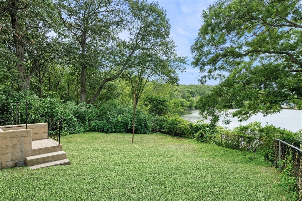 5 Lakeview Ave