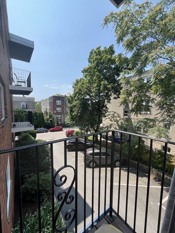 39 Englewood Ave # 18