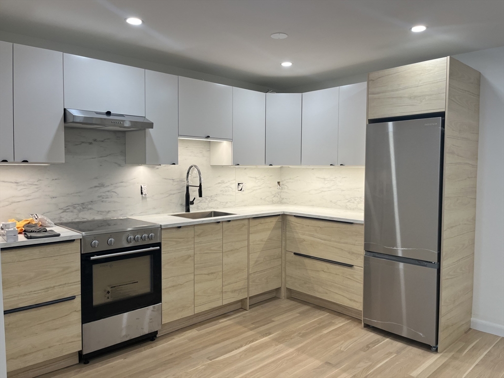 39 Englewood Ave # 18