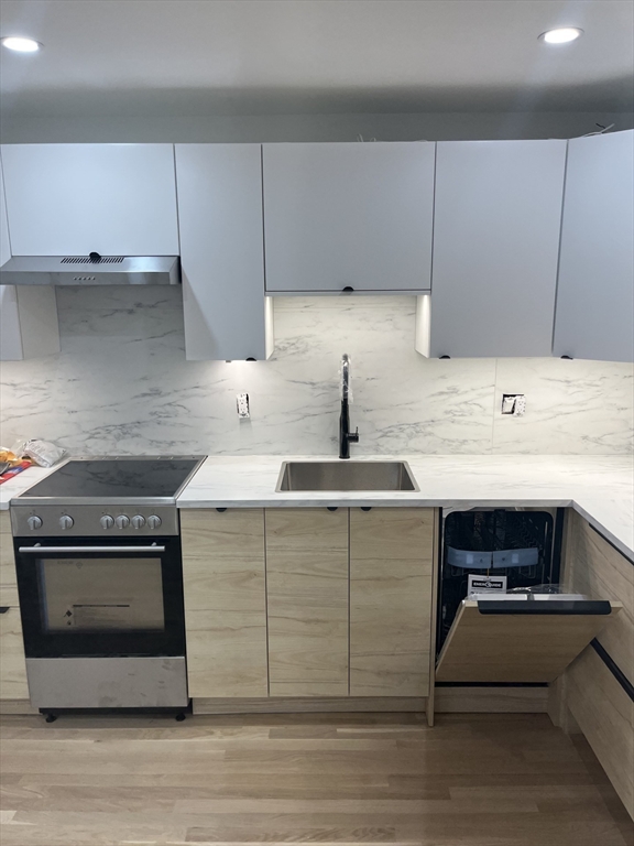 39 Englewood Ave # 18