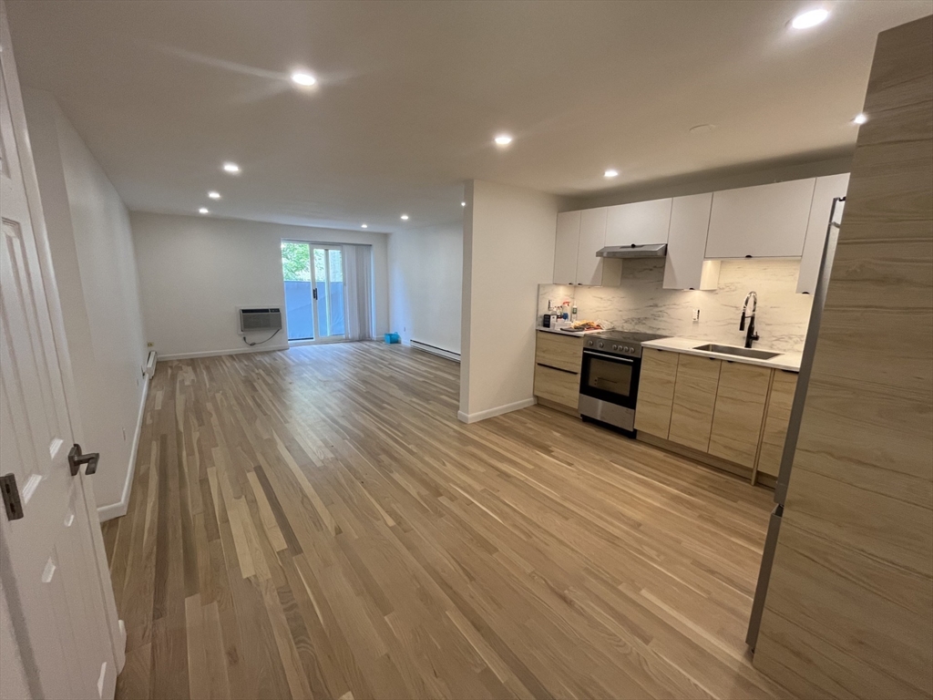 39 Englewood Ave # 18