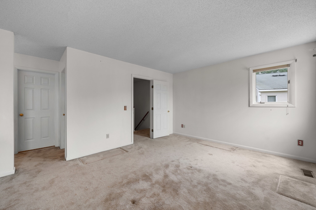 44 Oakwood Ln # 44