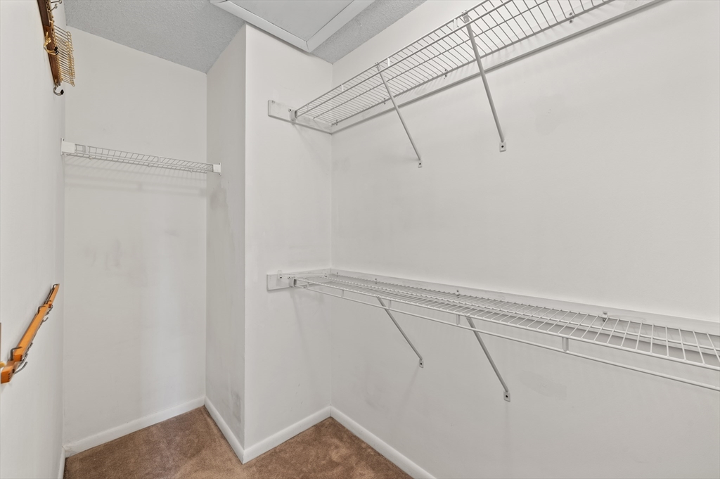 44 Oakwood Ln # 44