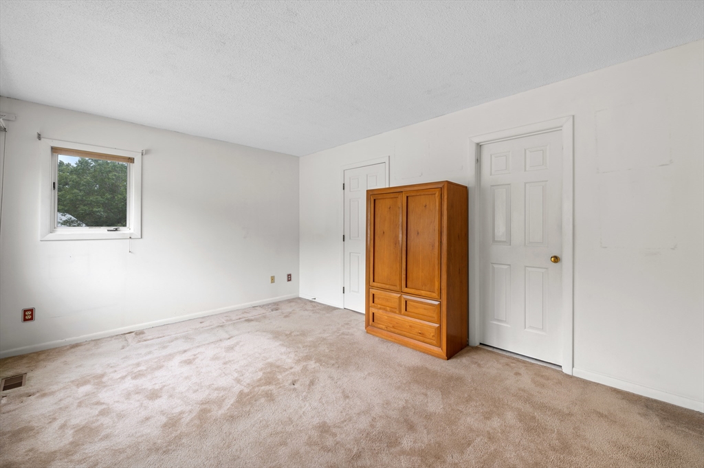 44 Oakwood Ln # 44