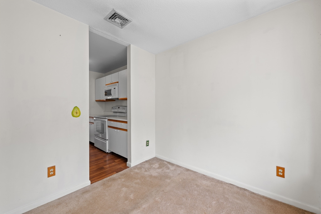 44 Oakwood Ln # 44