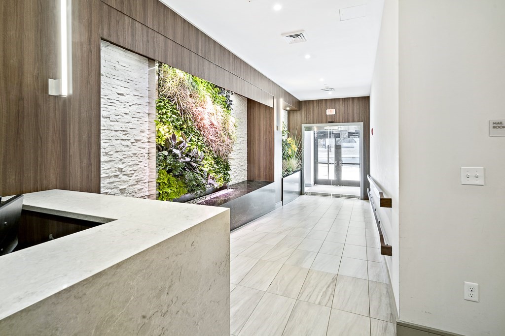 121 Portland Street # 902