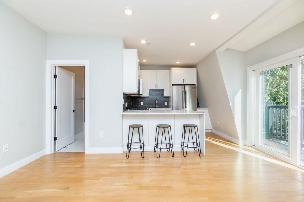 53 Lexington Street # 3