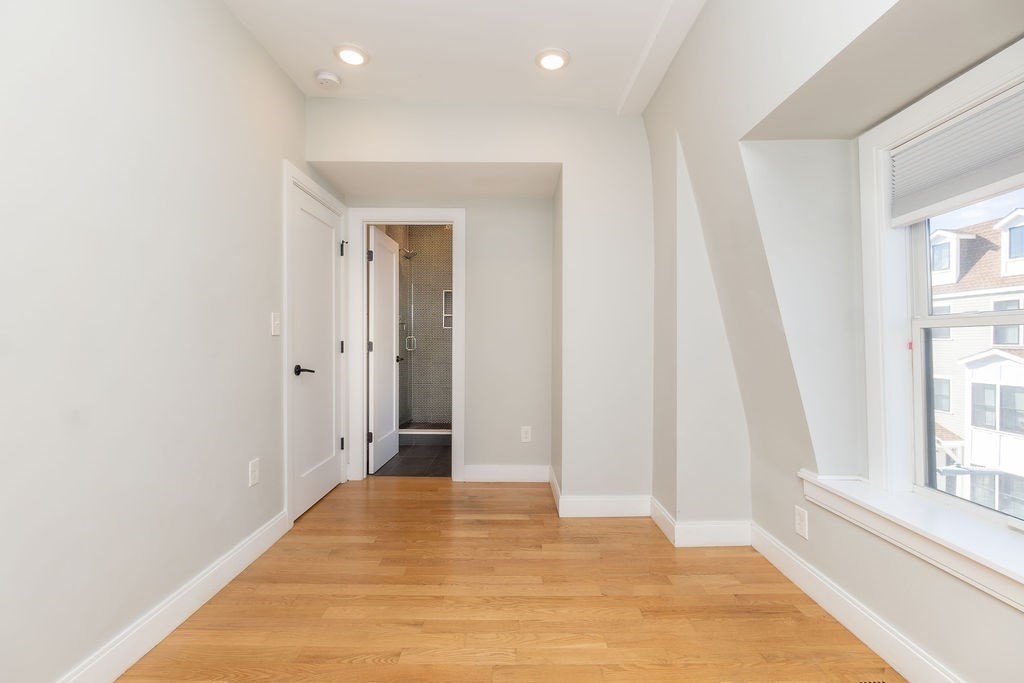 53 Lexington Street # 3