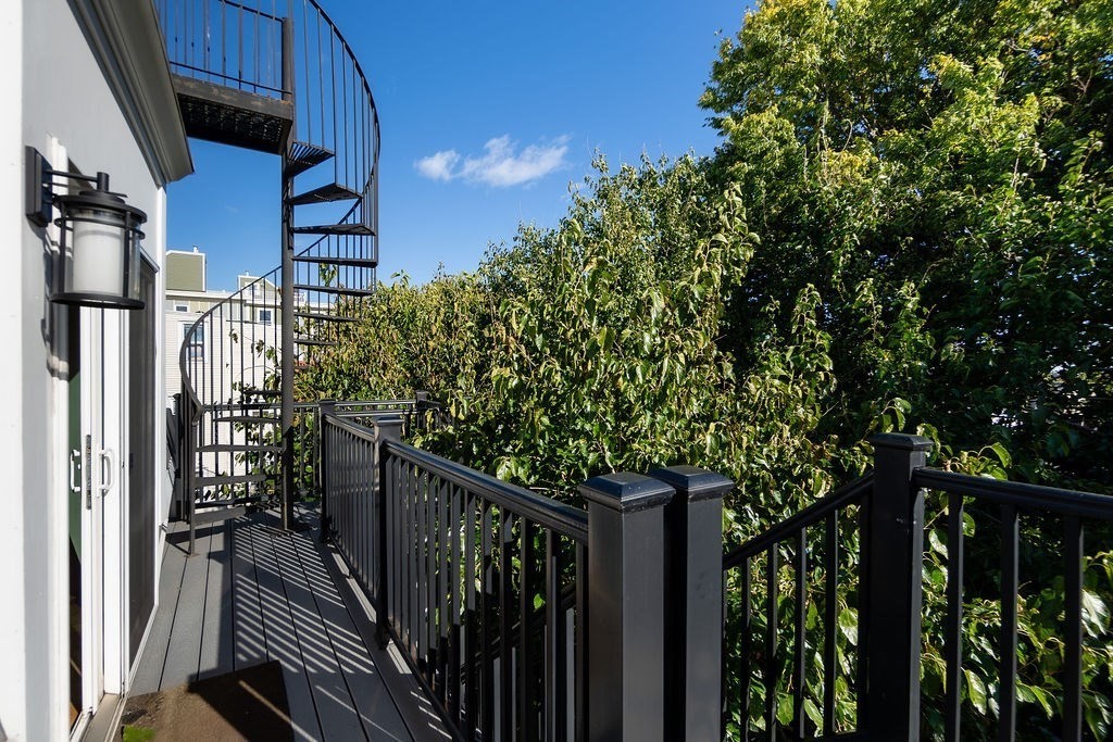 53 Lexington Street # 3