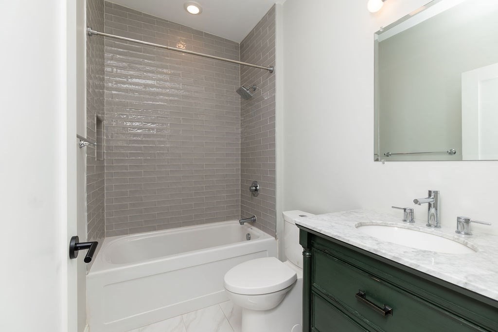 53 Lexington Street # 3
