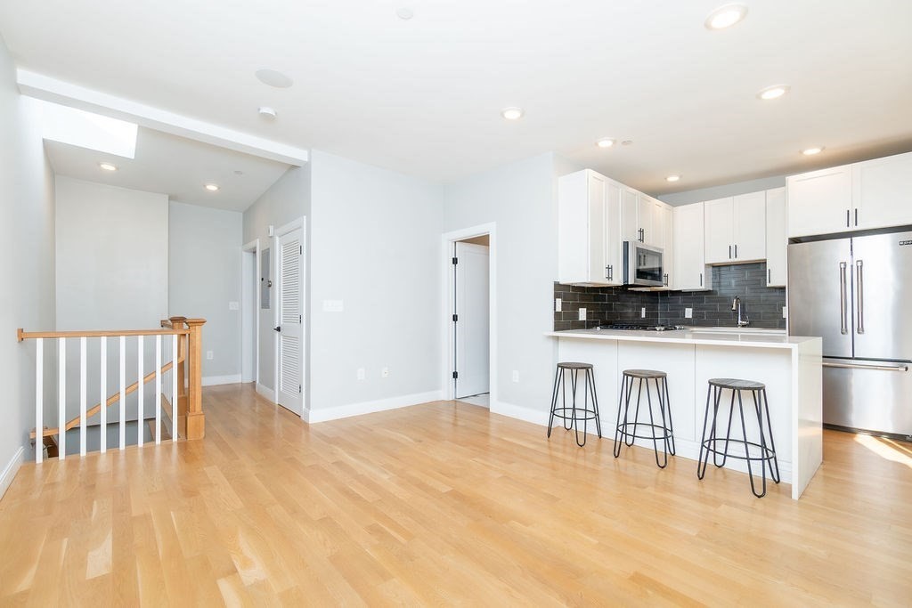 53 Lexington Street # 3