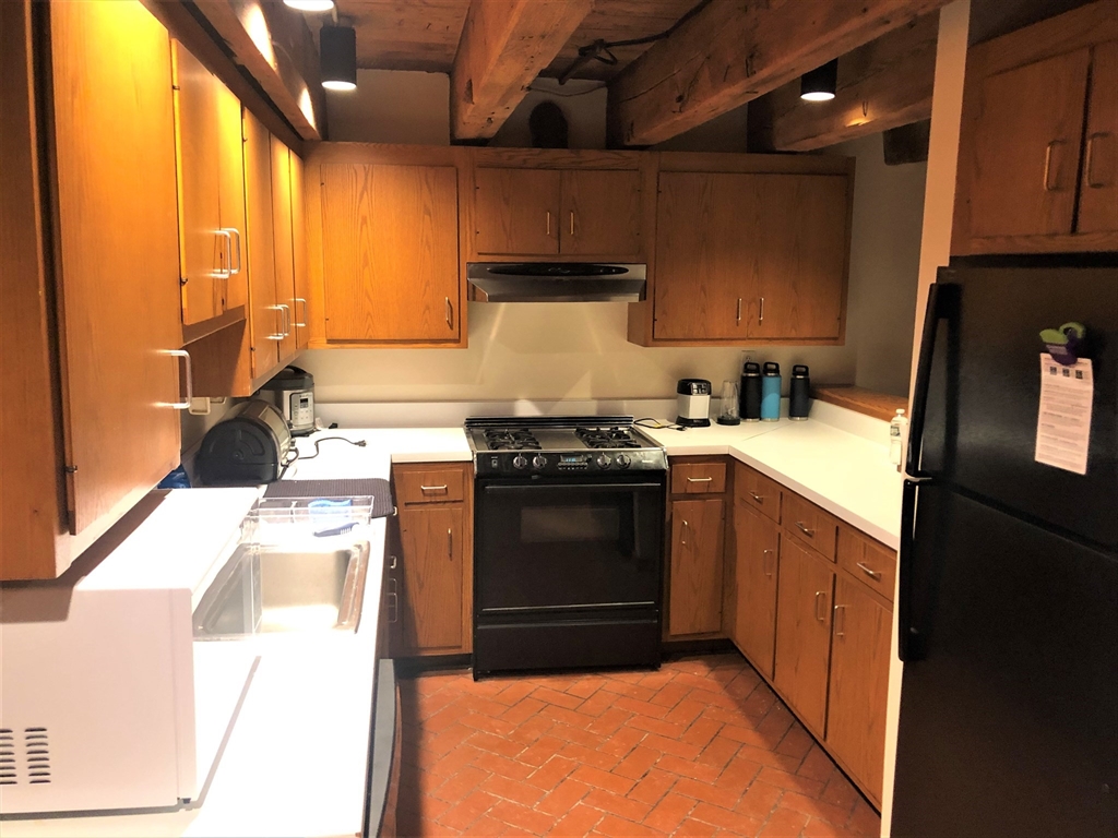 162 Commercial Street # 1F