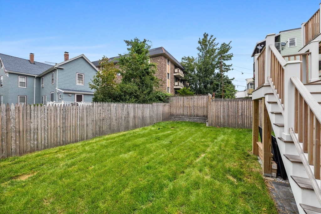 16 Trull St # A