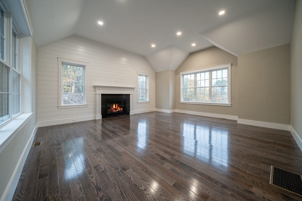 124 Meadow Rd