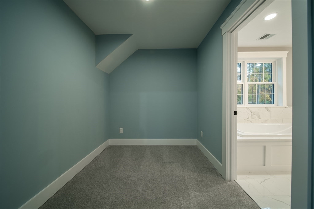 124 Meadow Rd