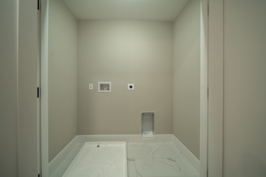 124 Meadow Rd